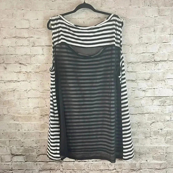 Torrid Black White Striped Tank Top Size 4 4X 26 - Picture 5 of 6